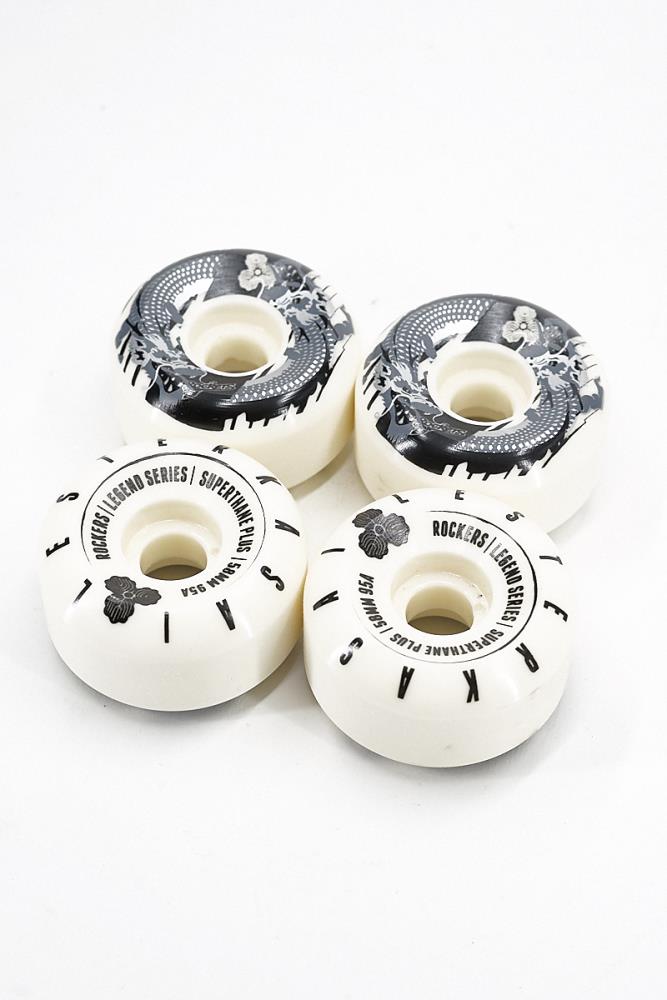 Studio Longboard | Skateshop & Kurse | Aufnahmen und Proberaum